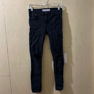 Skinny Jeans With Knee Rips